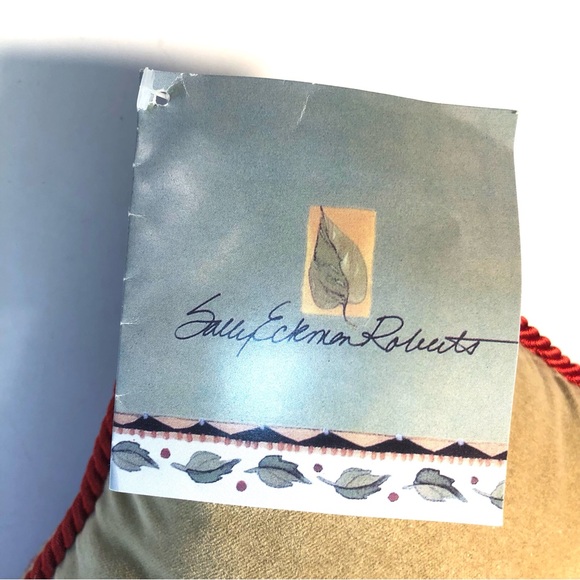 SALLY ECKMAN ROBERTS Christmas Holiday Pineapple Needlepoint Pillow - Picture 9 of 12